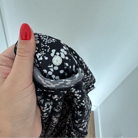 Lululemon Fast & Free Crop Leggings Nulux Fabric Chirasu Black White Size 4 - Picture 9 of 9